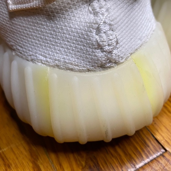Yeezy 350 Creams - Picture 4 of 10